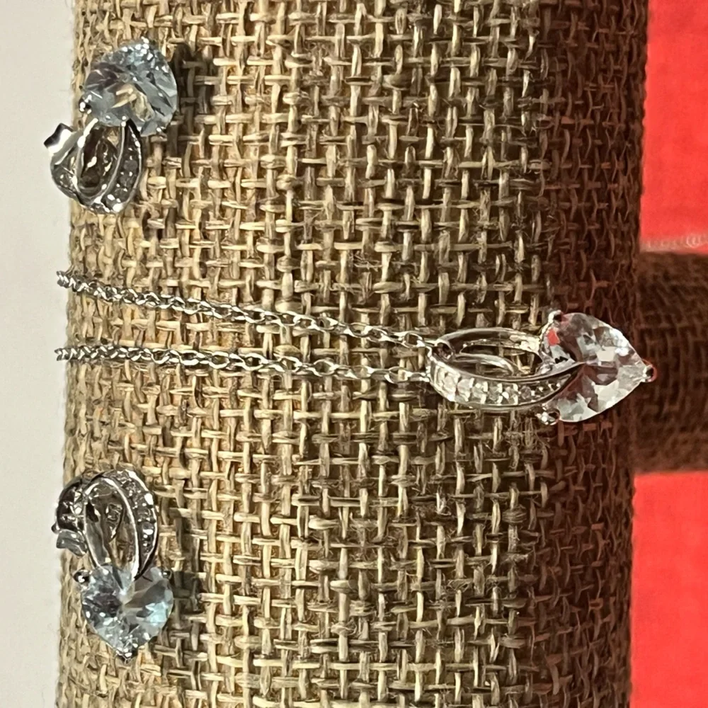 EVERLY JEWELRY AUTHENTIC GENUINE AQUAMARINE/DIAMOND (925) NECKLACE - Picture 14 of 15